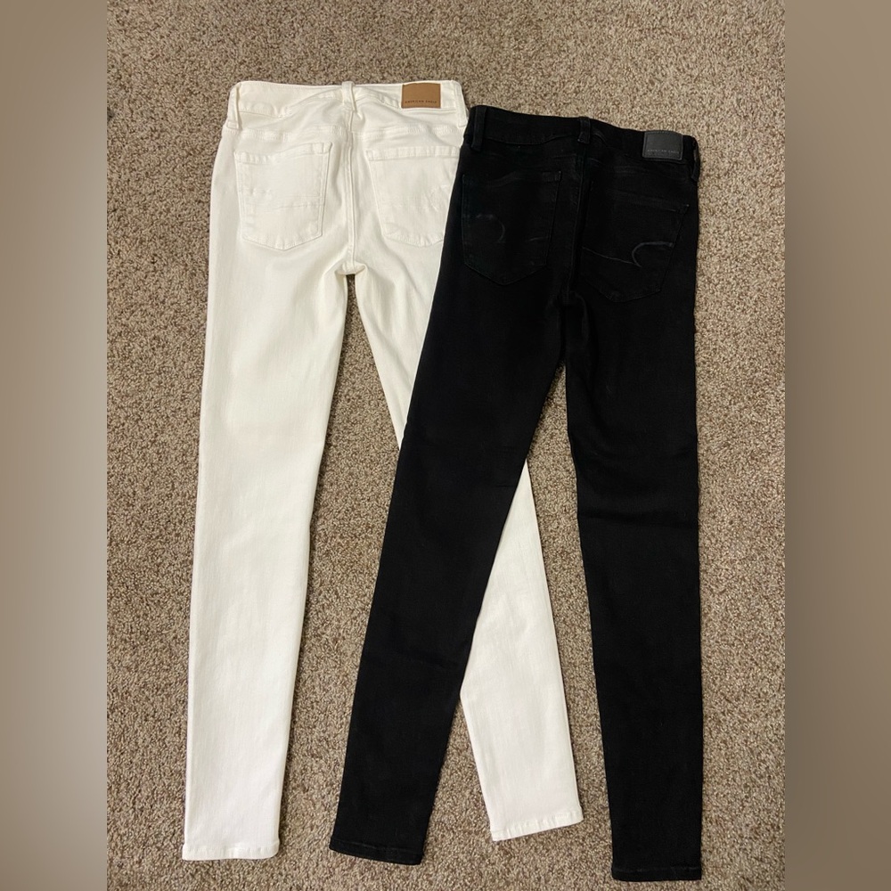 NWOT ✨ No flaws •2pair AE “next level stretch” jeggings •size: 00R •High rise